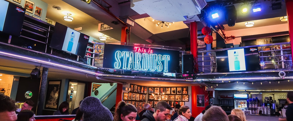 Where's good to eat in New York | Thinks you must do in NYC | Ellen's Stardust Diner on Broadway | Travel Guide | The Social Media Virgin
