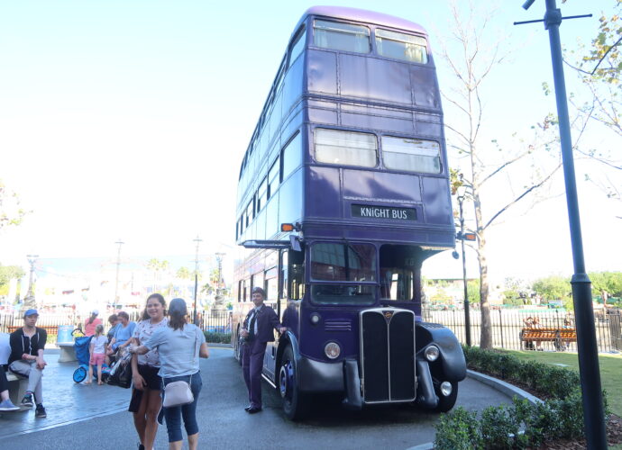 Harry Potter Knight Bus | Top tips for visiting Universal Studios or Universal Islands of Adventure Florida with kids | Travel Guide | The Social Media Virgin
